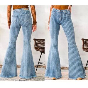 Cello Women's Medium Wash Pinstripe High Rise Flare Jeans size 7 (juniors)
